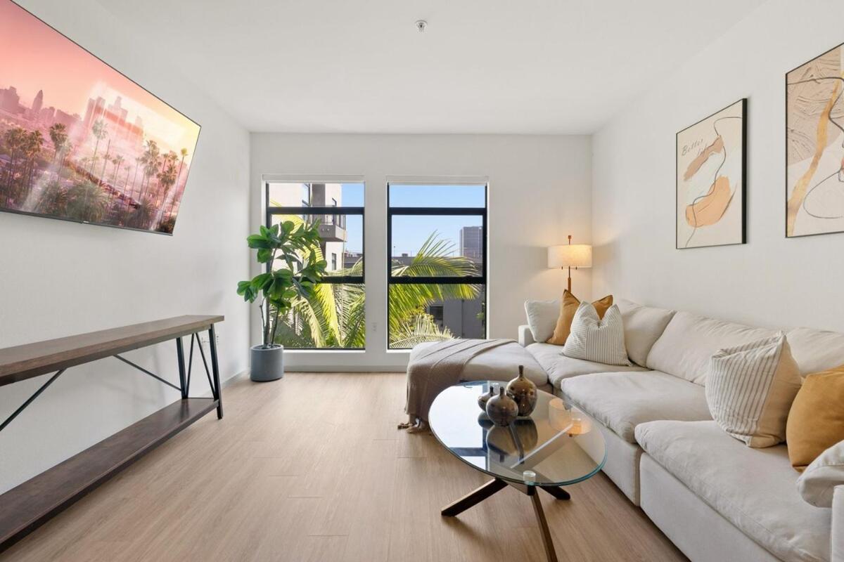 Sleek & 2br Hollywood Hideaway Apartment Los Angeles