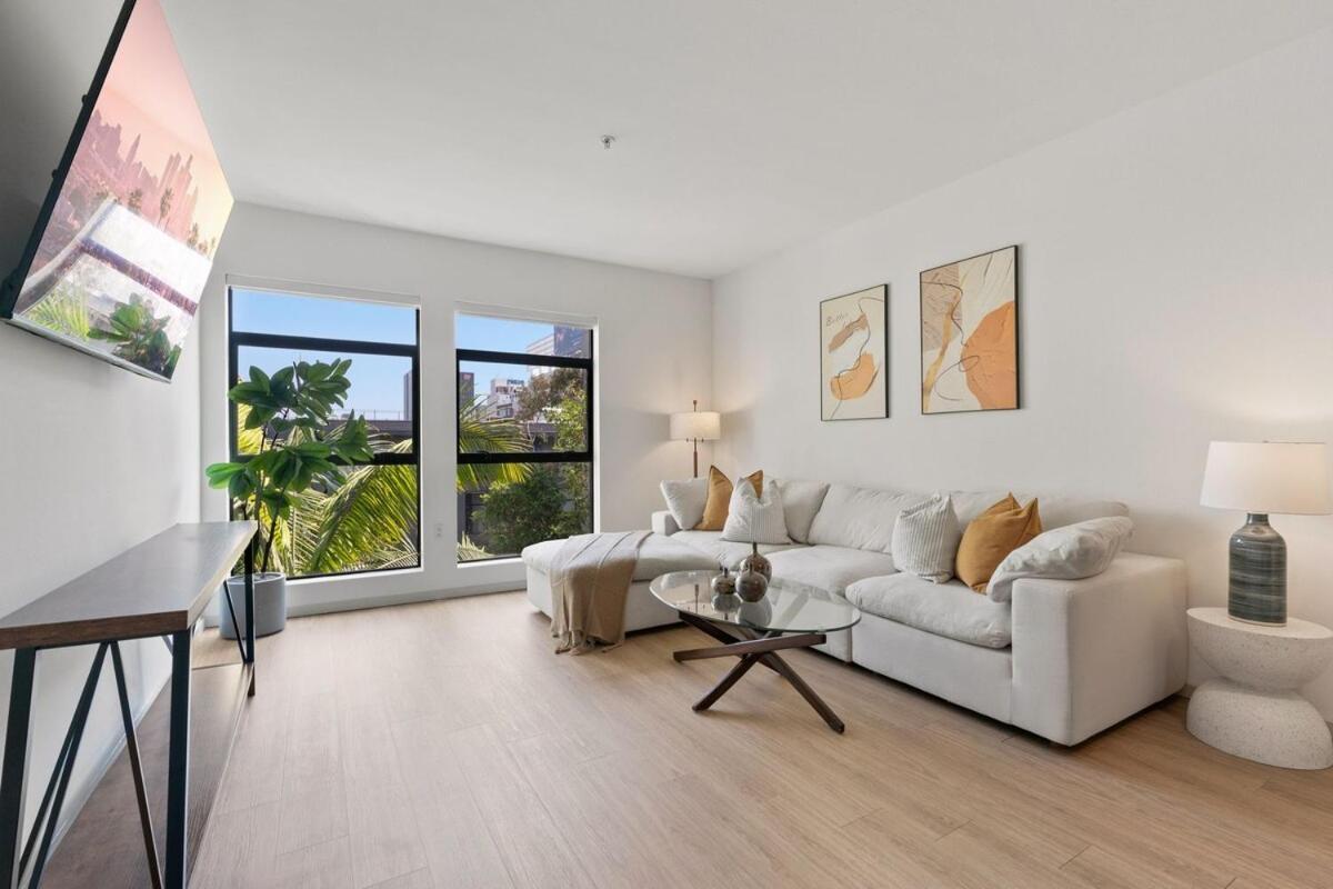 Apartment Sleek & 2br Hollywood Hideaway *